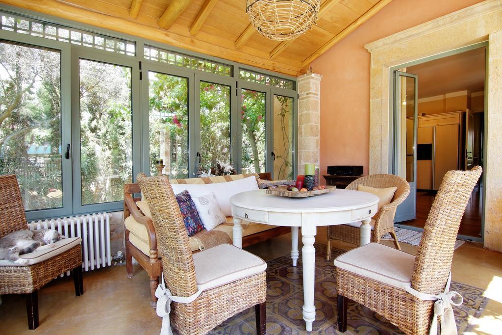 Vouliagmeni Villa Athen Exterior foto